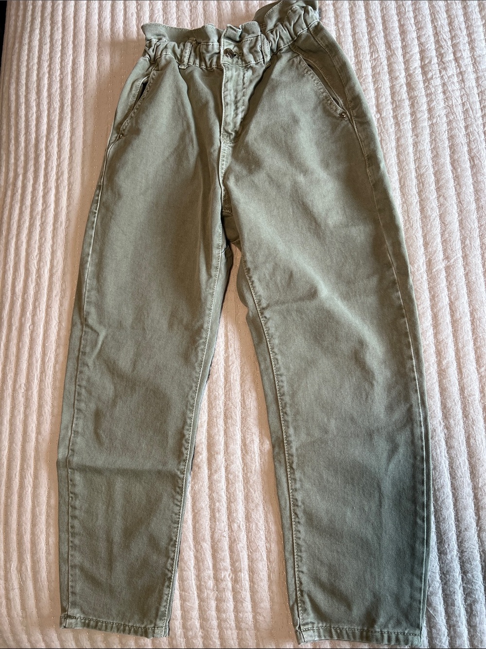 High-Waist Paperbag sage Green jeans